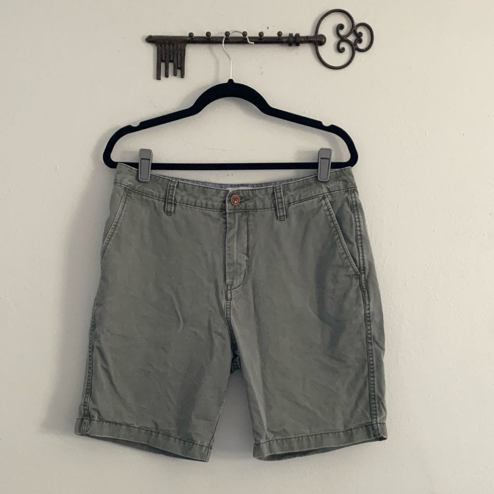 Quiksilver Men’s Flat Front Casual Shorts | Green | Waist 31